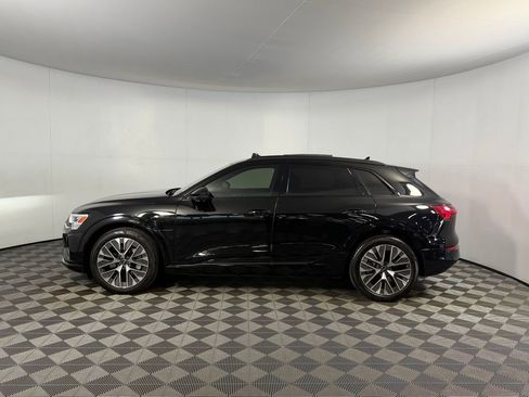 Used 2024 Audi Q8 e-tron Premium Plus w/ Premium Plus Package image 11