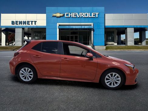 Used 2025 Toyota Corolla SE FWD image 8