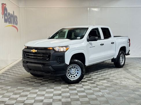 New 2026 Chevrolet Colorado W/T AWD/4WD image 2
