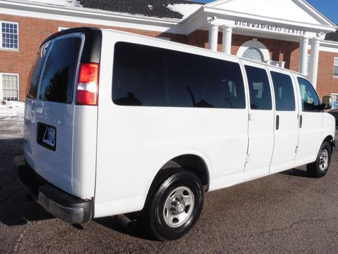 Used 2020 Chevrolet Express 3500 LT w/ LT Preferred Equipment Group image 18