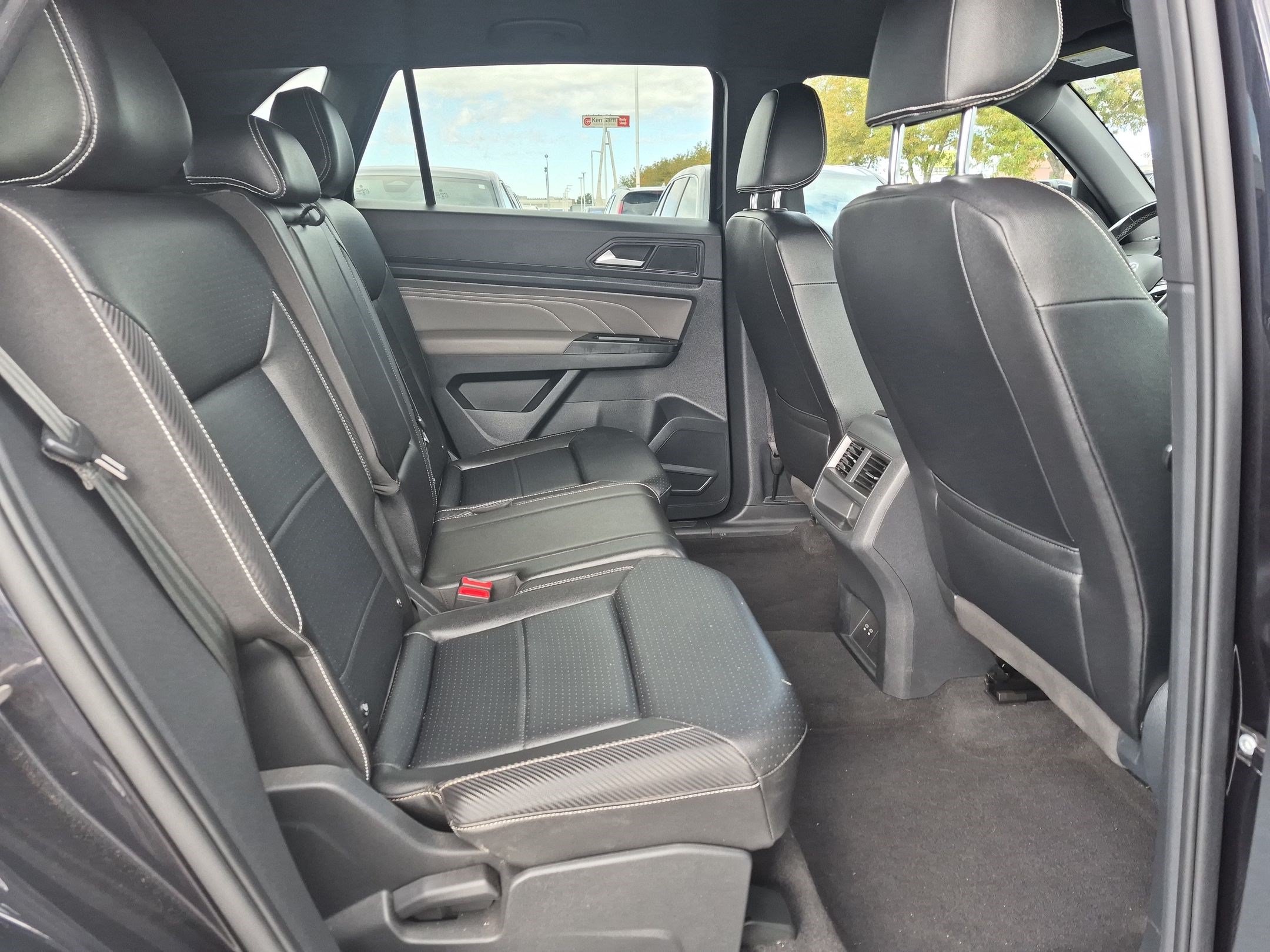 Used 2021 Volkswagen Atlas Cross Sport SE AWD/4WD image 29