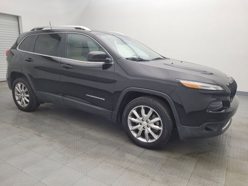 Used 2018 Jeep Cherokee Limited image 11