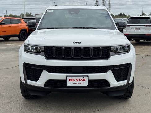 New 2026 Jeep Grand Cherokee Altitude RWD image 3