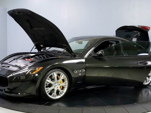 Used 2014 Maserati GranTurismo Sport image 11