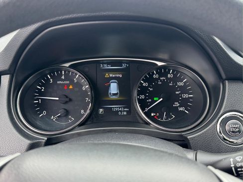 Used 2015 Nissan Rogue SV image 19