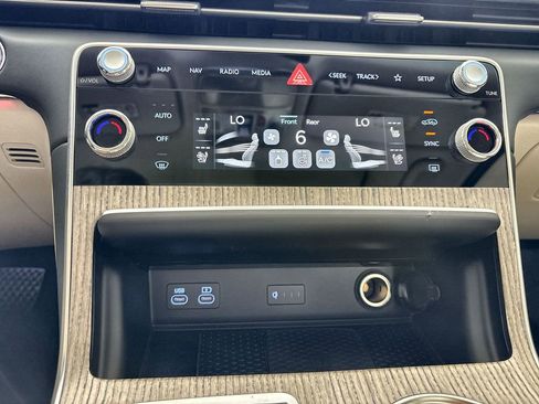 New 2026 Genesis GV80 2.5T Advanced AWD/4WD image 17