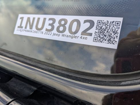 Used 2022 Jeep Wrangler Unlimited Sahara w/ Cold Weather Group image 31