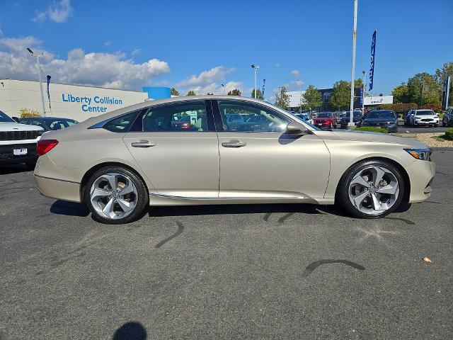 Used 2018 Honda Accord Touring image 7