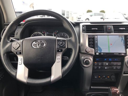 Used 2020 Toyota 4Runner Limited image 32