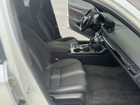 Used 2025 Honda Civic Sport image 32