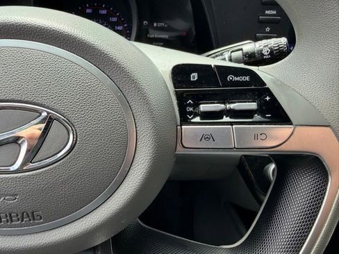 Used 2022 Hyundai Elantra SEL w/ Cargo Package FWD image 10
