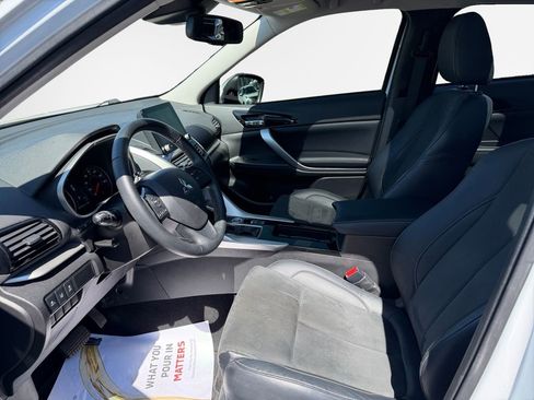 Used 2023 Mitsubishi Eclipse Cross SE image 12