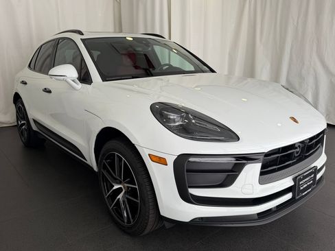 Used 2026 Porsche Macan AWD/4WD image 7