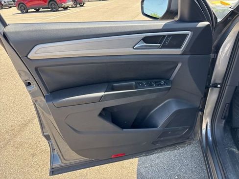 Used 2018 Volkswagen Atlas SE FWD image 15