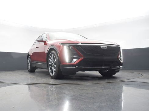 Certified 2024 Cadillac Lyriq Sport AWD/4WD image 43
