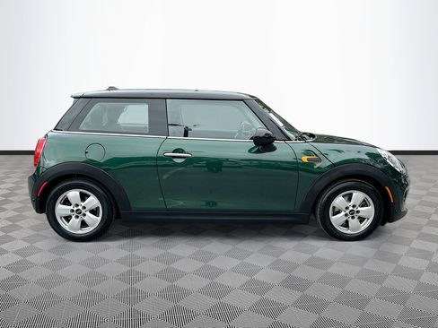 Used 2018 MINI Cooper 2-Door Hardtop image 8
