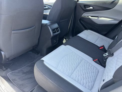Used 2019 Chevrolet Equinox LT FWD image 16