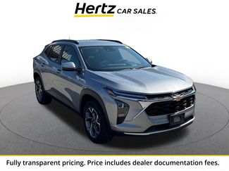 Used 2025 Chevrolet Trax LT FWD video 1