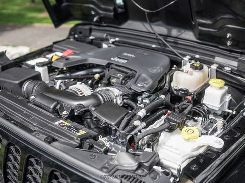 Used 2021 Jeep Gladiator Sport AWD/4WD image 13