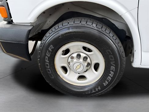 Used 2012 Chevrolet Express 2500 LS image 26