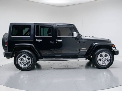 Used 2023 Jeep Wrangler Unlimited Sahara w/ LED Lighting Group AWD/4WD image 32