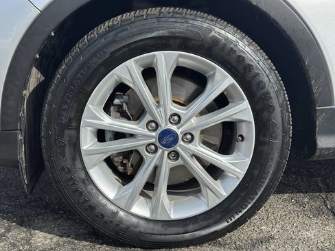 Used 2017 Ford Escape SE image 11