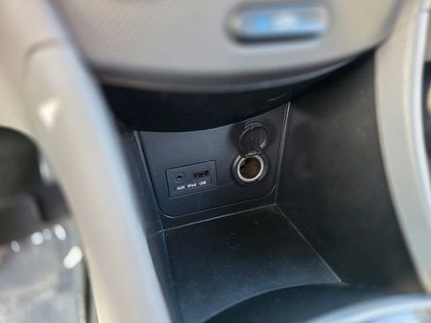 Used 2013 Hyundai Accent GLS w/ Premium Pkg image 26