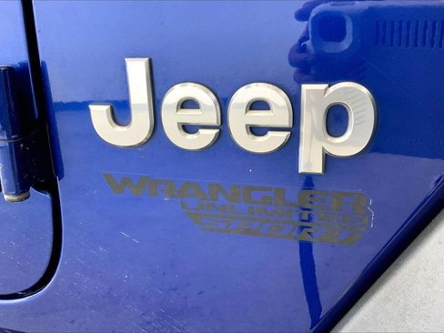 Used 2018 Jeep Wrangler Unlimited Sport S AWD/4WD image 9