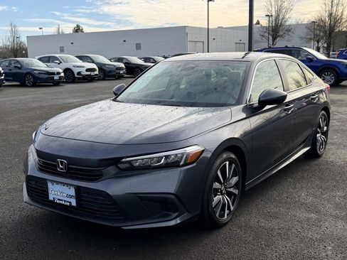 Used 2022 Honda Civic EX image 4