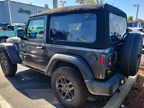 Used 2020 Jeep Wrangler Sport image 6