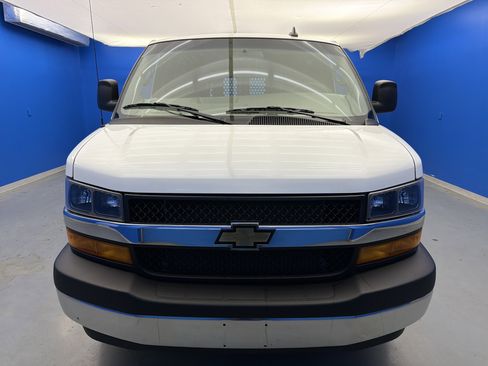 Used 2024 Chevrolet Express 2500 w/ Driver Convenience Package RWD image 3