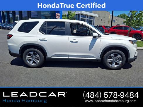 Certified 2025 Honda Pilot EX-L image 9