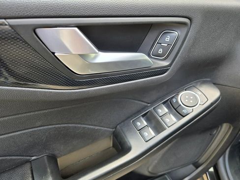 Used 2025 Ford Escape ST-Line FWD image 13