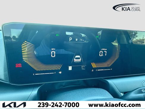 New 2025 Kia K4 LXS image 36