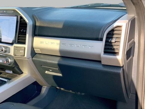Certified 2022 Ford F250 Lariat w/ Lariat Ultimate Package AWD/4WD image 18