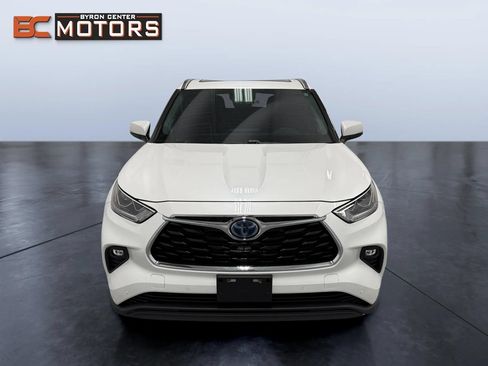 Used 2021 Toyota Highlander Limited AWD/4WD image 8