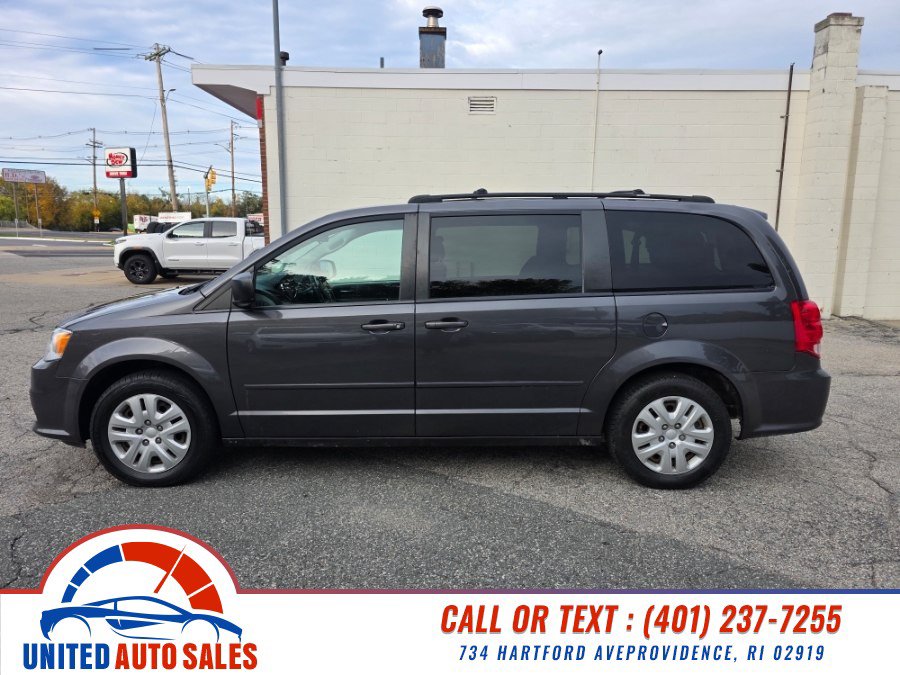 Used 2016 Dodge Grand Caravan SE w/ Quick Order Package 29E SE FWD image 2