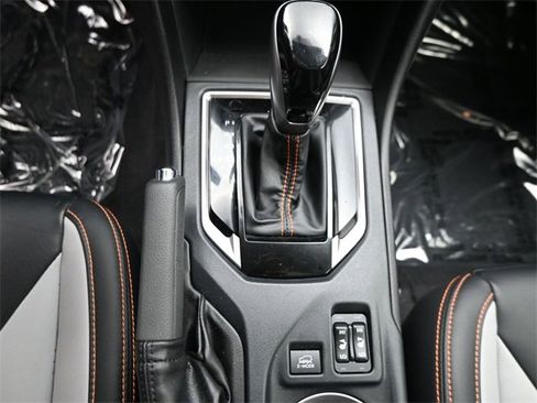 Certified 2022 Subaru Crosstrek 2.5i Limited w/ Moonroof Package 2 image 17