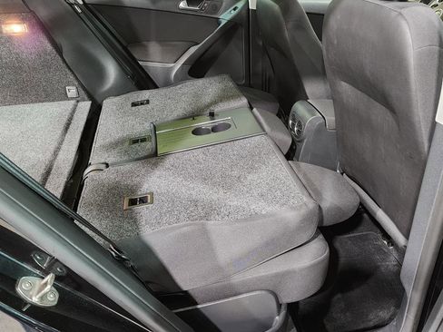 Used 2013 Volkswagen Tiguan S image 34