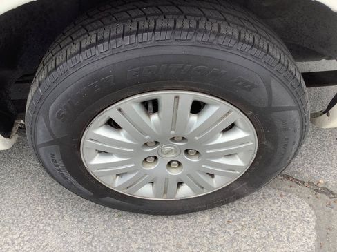 Used 2006 Chrysler Town & Country LX w/ Popular Equipment Group II FWD image 14