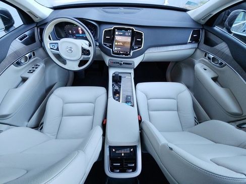 Used 2024 Volvo XC90 B6 Plus image 30