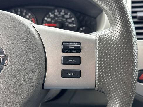 Used 2021 Nissan Frontier SV w/ Midnight Edition Floor Mats image 28
