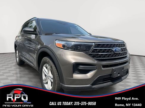 Used 2021 Ford Explorer XLT w/ Equipment Group 202A AWD/4WD image 5