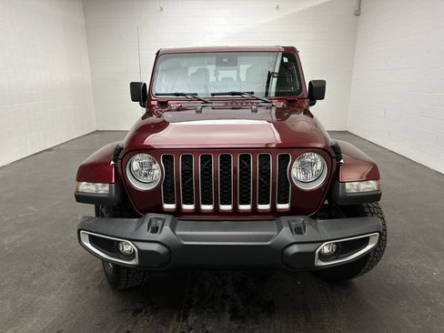Used 2021 Jeep Gladiator Overland w/ Uconnect 4C Nav & Sound Group image 3