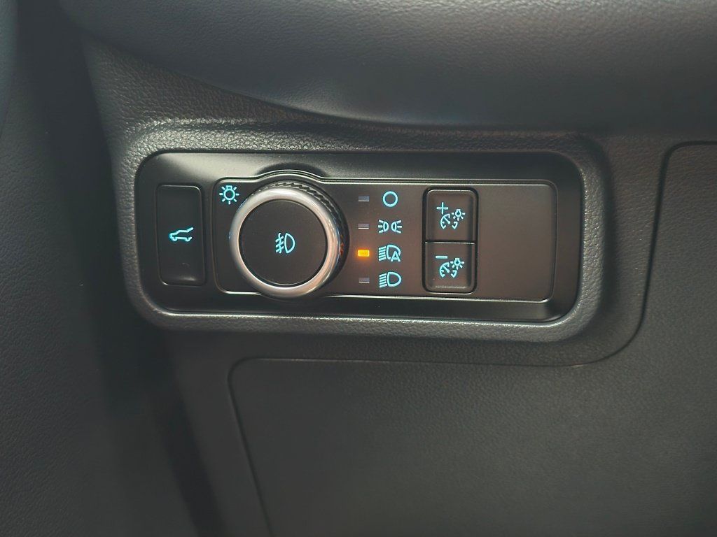 Used 2025 Ford Explorer ST-Line AWD/4WD image 23