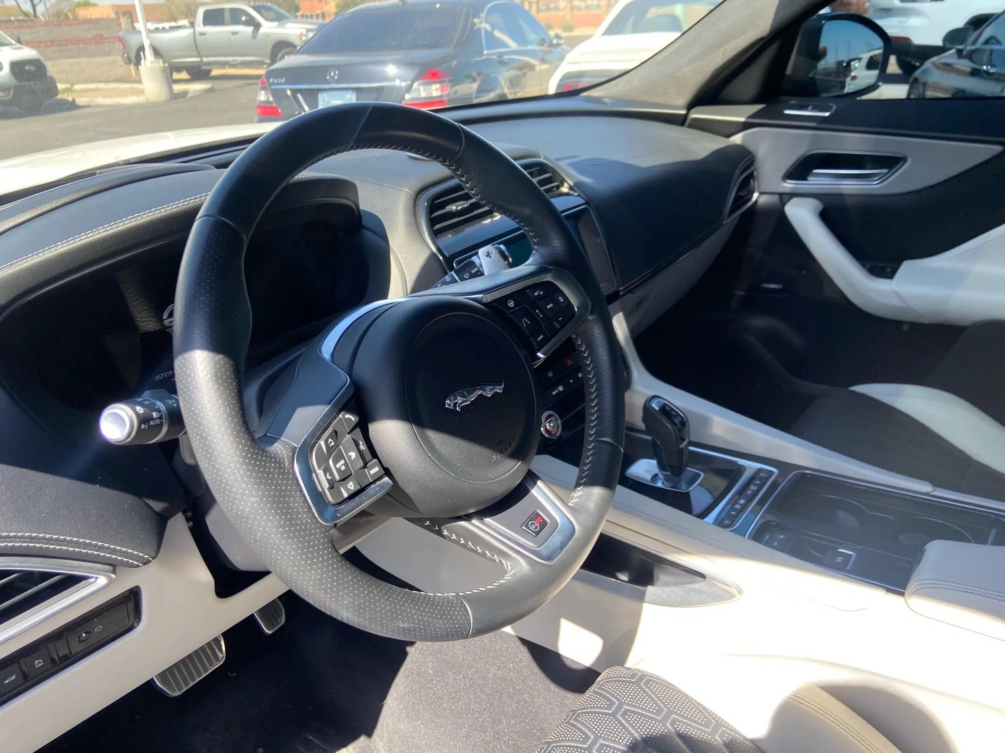 Used 2020 Jaguar F-PACE SVR AWD/4WD image 16