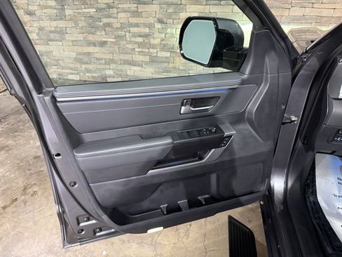 Used 2023 Toyota Sequoia Platinum image 10