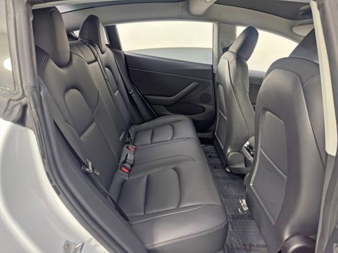 Used 2023 Tesla Model 3 Standard Range image 38