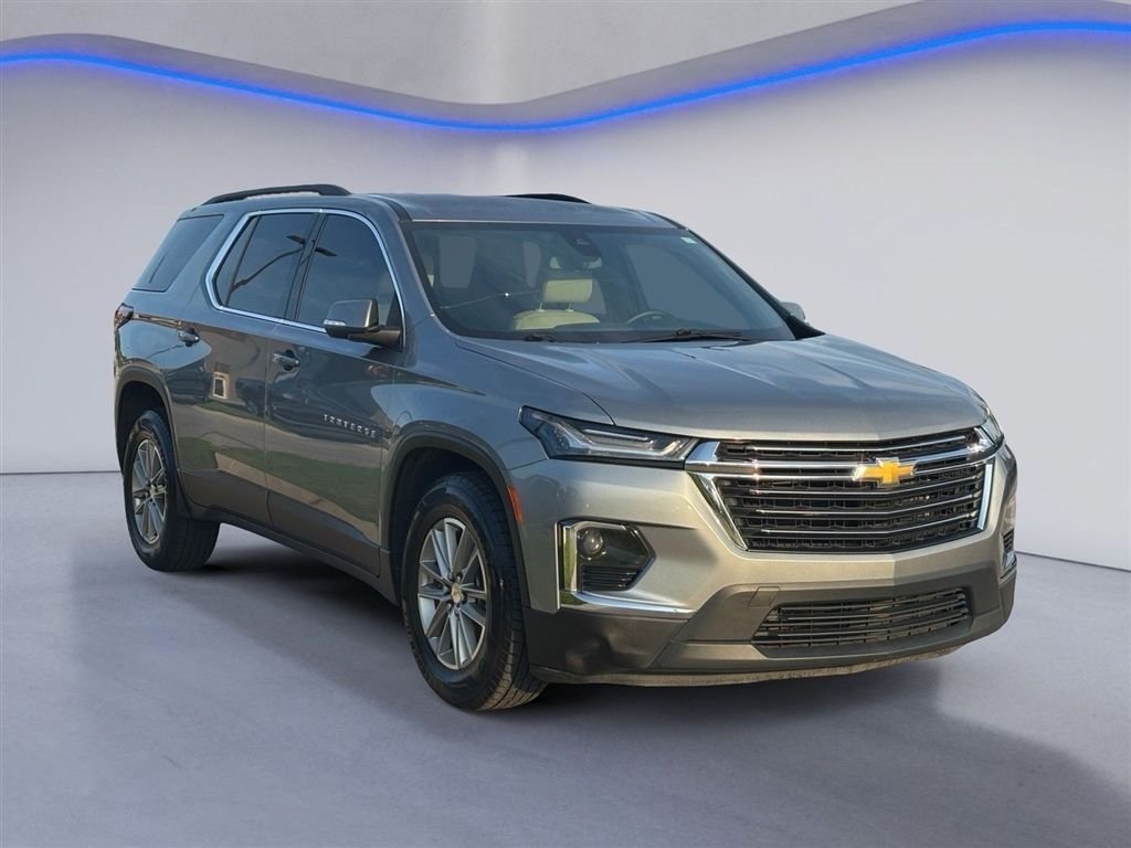Used 2023 Chevrolet Traverse LT w/ LPO, Cargo Package AWD/4WD image 5