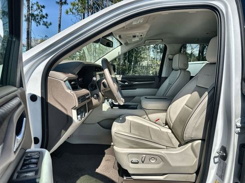Used 2022 GMC Yukon XL Denali image 19